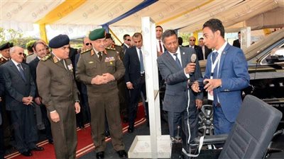 مبتكر مصر الأول يعرض اختراعه أمام وزير الدفاع