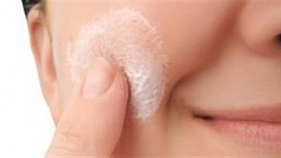 قناع الأسبرين بزيت اللوز لعلاج حب الشباب وترطيب البشرة