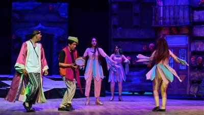 «ودنك منين يا جحا» يرفع لافتة «كامل العدد» على مسرح البالون (صور)