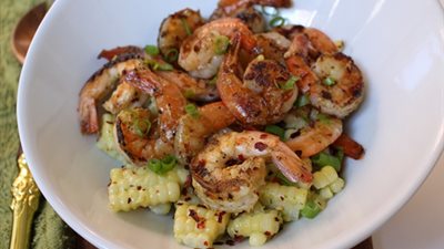 طريقة عمل الجمبري الحار بصوص الثوم والذرة