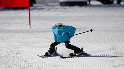 كوريا الجنوبية تستضيف أول منافسة عالمية لتزلج الروبوتات