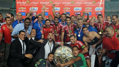 بالفيديو والصور.. احتفالات لاعبي الأهلي بلقب الدوري