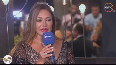 دموع ليلى علوي في مهرجان السينما العربية بعد وفاة شقيقة أنغام (فيديو)