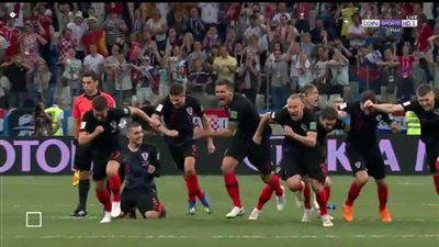 فرحة هستيرية للاعبي كرواتيا عقب التأهل أمام الدنمارك (فيديو)