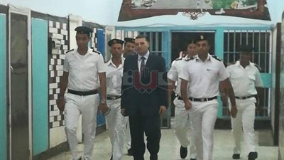 وزير الداخلية يمنح سجين الدكتوراه 48 ساعة لقضائها مع أسرته