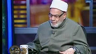 أحمد كريمة: يجوز للمرأة السفر لأداء العمرة بدون محرم (فيديو)