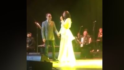 حسام حبيب يغني مع شيرين في أولى حفلاتها بعد زواجهما (فيديو)