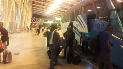 بعثة مونانا الجابوني تتوجه إلى بورسعيد استعدادا للقاء المصري