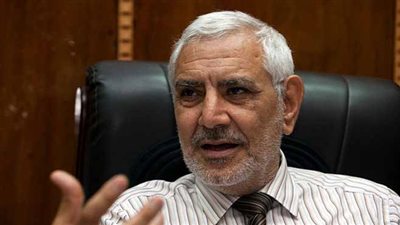 عبدالمنعم أبوالفتوح يصل مطار القاهرة قادمًا من لبنان