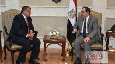 وزير البترول يلتقي نائب الرئيس التنفيذي لشركة شل