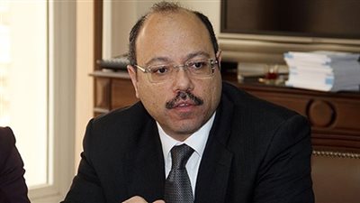 وزير المالية يوافق على صرف شهرين إضافيين للعاملين بالضرائب