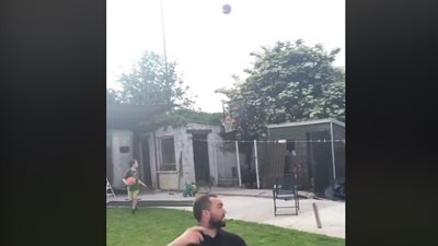 الحظ يحالف رجلا في اللحظة الأخيرة (فيديو)