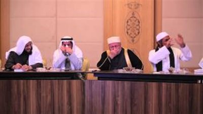 بالفيديو.. سائق تاكسي يخطف «شماغ» سلمان العودة بسبب الأجرة