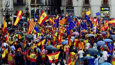 تظاهرة في برشلونة احتجاجا على استمرار اعتقال 9 انفصاليين كتالونيين