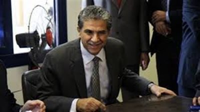 «فهمي» يلتقى ممثلى «شل» لبحث التعاون في مجال مواجهة التلوث البحرى