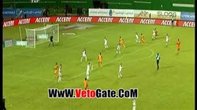 بالفيديو.. مشجع يقتحم ملعب مباراة كوت ديفوار والمغرب