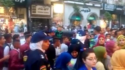 بالفيديو.. زحام العشرات أمام شباك تذاكر سينمات وسط البلد أول أيام العيد