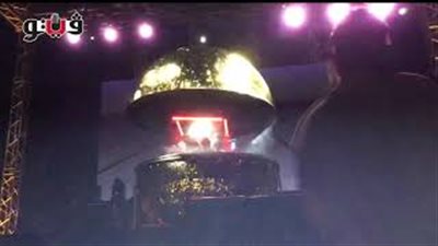 آلة الزمن طريقة جديدة لـ«ديسكو مصر» في حفل مارينا (فيديو)