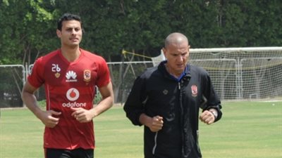 مدرب حراس الأهلي يعقد جلسة خاصة مع «الشناوي»