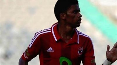 كريم بامبو يهدي بطولة الدوري لفتحي مبروك وعلى ماهر