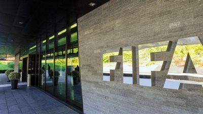 «فيفا» يمنع تشيلسي من ضم لاعبين جدد خلال فترتين مقبلتين للانتقالات