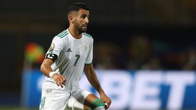 رياض محرز أفضل لاعب بمباراة الجزائر ونيجيريا