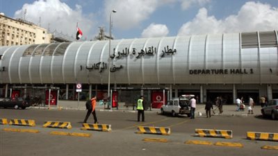 ضبط 22 هاربًا من تنفيذ أحكام قضائية في حملة أمنية بمطار القاهرة
