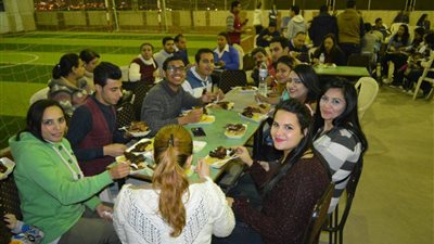 أسقف شبرا الخيمة يعقد لقاء لأمناء الشباب