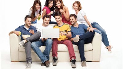 موقع لاستئجار أصدقاء مقابل 15 جنيها إسترلينيًا في بريطاينا