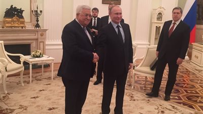 عباس لـ«بوتين»: الفلسطينيون يرفضون الوساطة الأمريكية في عملية السلام