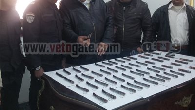 بالصور.. ضبط عاطل بحوزته 58 مطواة بميت غمر