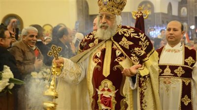 للبابا تواضروس يبدأ قداس الميلاد على أنغام الألحان القبطية