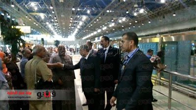 بالصور .. وزير الداخلية يتفقد قسم عين شمس ومطار القاهرة في جولة مفاجئة