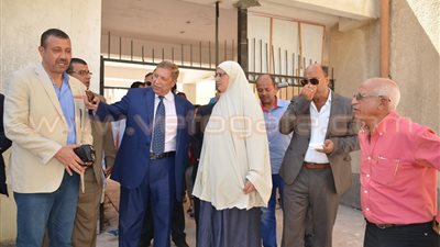 بالصور.. محافظ الإسماعيلية يلغي قرار إقالة مديرة «الطائف» للغات