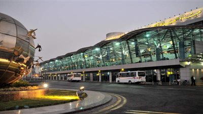 الإضاءة بـ«الليد» تغطي مطار القاهرة الدولي.. تحويل النظام من تقليدي إلى كفاءة عالية بمبنى 3.. يهدف لترشيد الاستهلاك.. مجدي إسحاق: المشروع يوفر في استهلاك الكهرباء 3 ملايين كيلو وات سنويًا