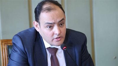 برلماني يطالب الحكومة ببرامج واضح للضريبة العقارية على المصانع