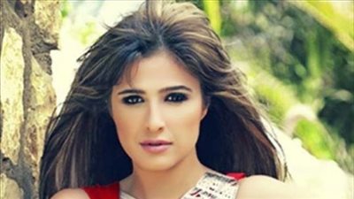 ياسمين عبد العزيز تخوض سباق رمضان 2018 بعد نجاح «هربانة منها»