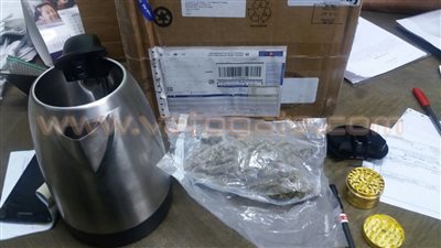 بالصور.. إحباط تهريب 180 جرام ماريجوانا داخل «غلاية» بمطار القاهرة