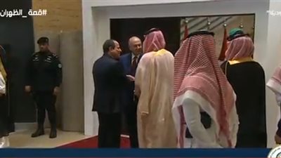 قادة اليمن وليبيا والمغرب يصلون مقر انعقاد القمة العربية