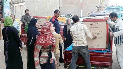 توزيع أجهزة كهربائية على 22 عروسة من محدودى الدخل بأسوان