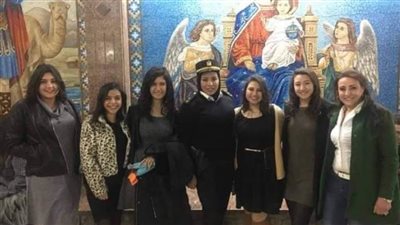 انطلاق قداس عيد الميلاد بالقليوبية والمسلمون يستقبلون الأقباط بالزهور والشيكولاتة