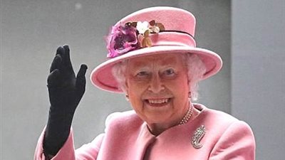 صحيفة بريطانية تطالب بحق الملكة إليزابيث في خلافة المسلمين