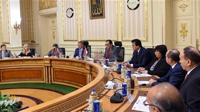 الحكومة تنفي 6 شائعات تستهدف إثارة البلبلة.. زيادة أسعار الوقود.. توقف نظام صرف المرتبات إلكترونيا.. تعرض مصر لسيل تسونامي مدمر.. وإجبار المشاركين بمبادرة فيروس سي على التبرع بالدم