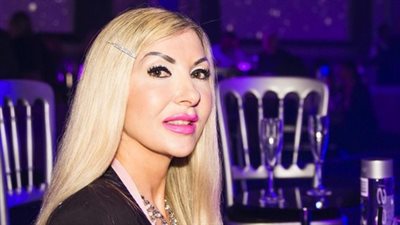 بالصور.. امرأة تخضع لعمليات تجميل لمدة 11 عاما لتتحول لـ«باربي»