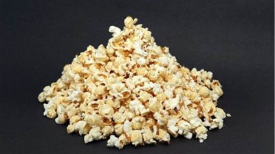 رجل إطفاء ينجو من الموت بسبب حبات الفشار | صور