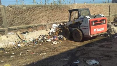 رفع كفاءة النظافة بمحيط مقابر الأقباط ومسجد الششتاوى