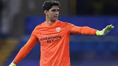 إصابة ياسين بونو حارس إشبيلية ومنتخب المغرب بفيروس كورونا