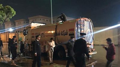 مشــاهد إنســانية لرجال الشـرطة فــي مـواجهة تداعيات الأمطار | صور