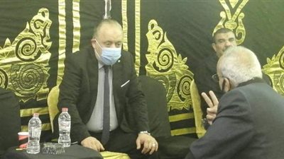 أشرف زكي والبدري يشاركان في عزاء فايق عزب بالهرم | صور