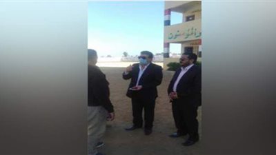 تشديد الرقابة الصحية والإجراءات الاحترازية بمدارس منشأة أبو عمر التعليمية